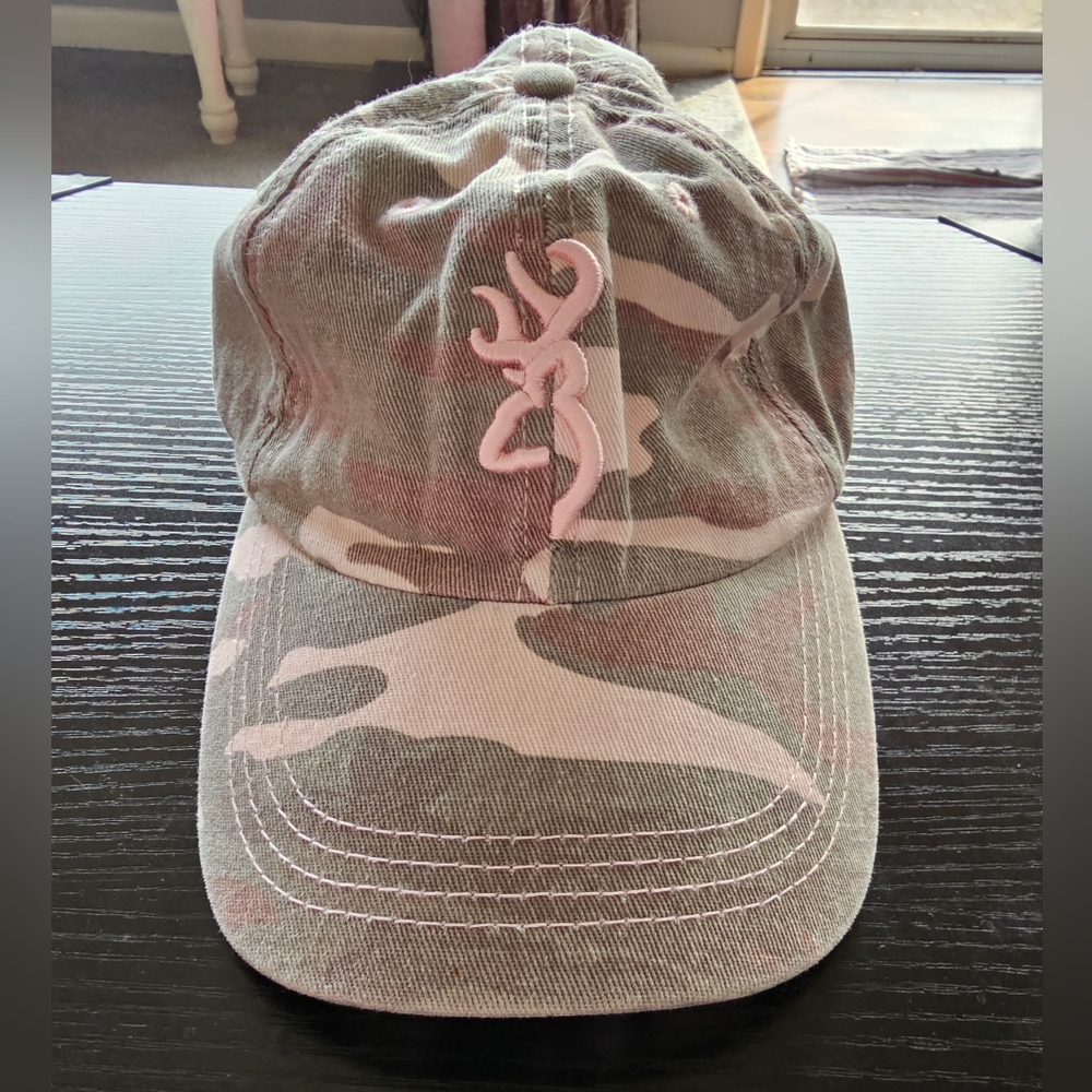 Women's pink camo Browning cap